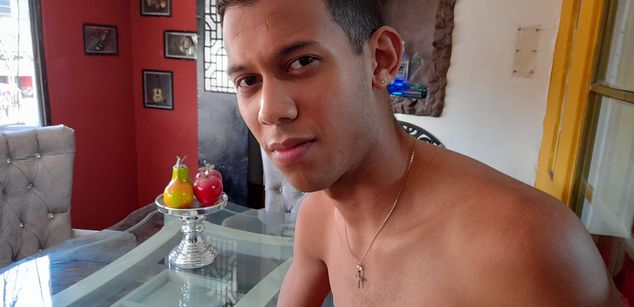 Model - luc_and_mathy play