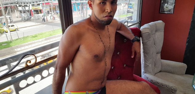 Model - luc_and_mathy play