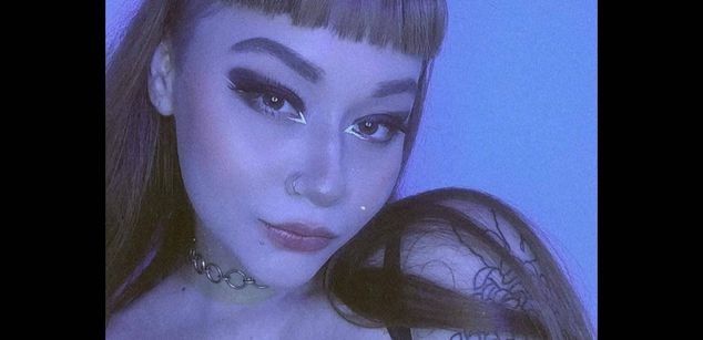 Model - VICTORIA_R98 bdsm