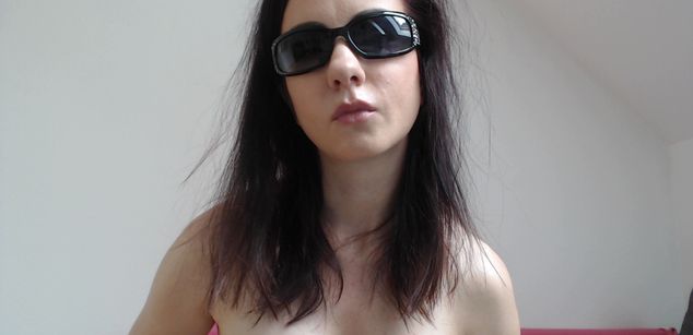 Model - Mia Vagi slim