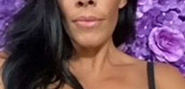 Model - LexingtonLee vibrator