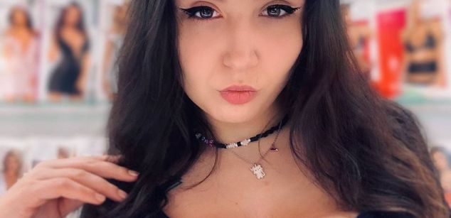 Model - Nicole Fancy bigboobs