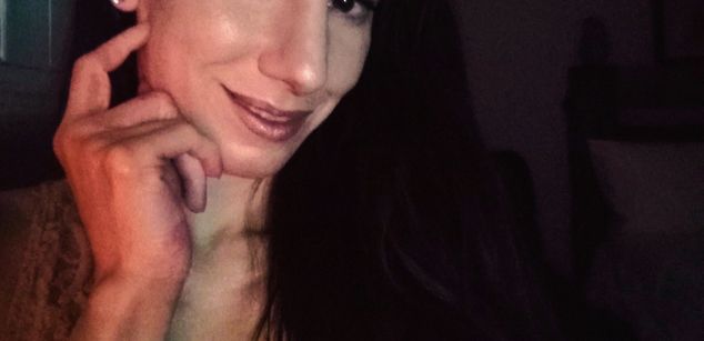 Model - Mona Deville CBT