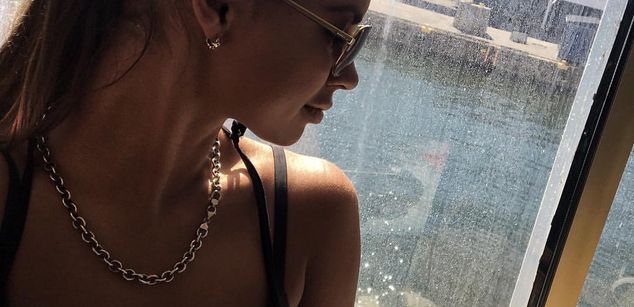 Model - Seemysoul legs