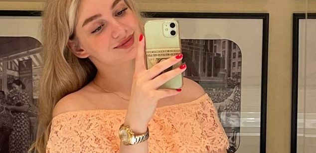 Model - Ramona cam2cam