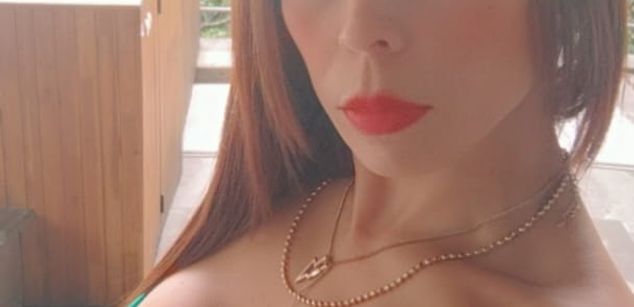 Model - Zinnia Mosley bigboobs