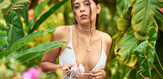 Model - Gabriela Rose squirt