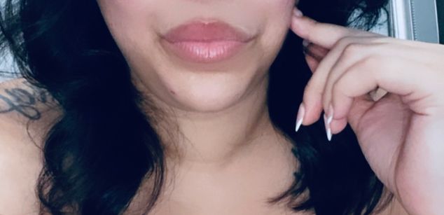 Model - Noelle shaved