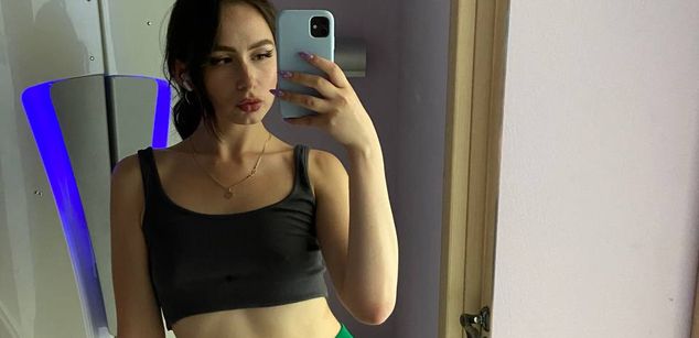 Model - Billy and Tina fingering