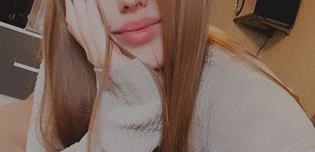 Model - Rose Joness brunette