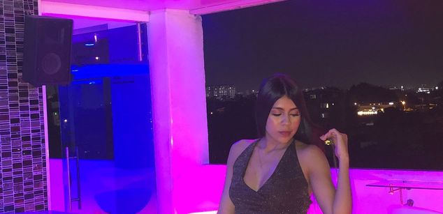 Model - MeganChester bigass