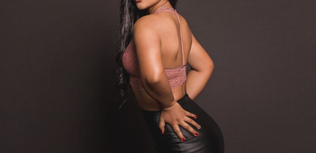 Model - Abby Marshall joi