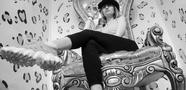 Model - Summer Scarlet bdsm