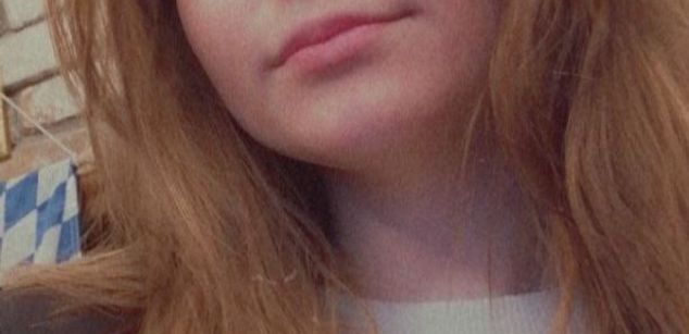 Model - FoxyGirl fingering