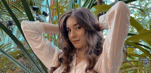 Model - Olivia young