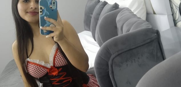 Model - Emily Monserrat cei