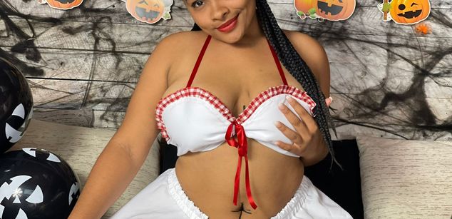 Model - Kendall Smith feet