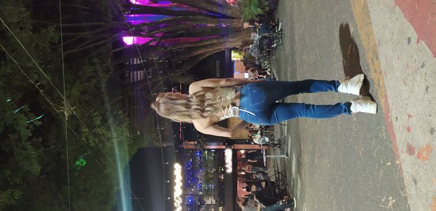 Model - Lau Blessd tetona