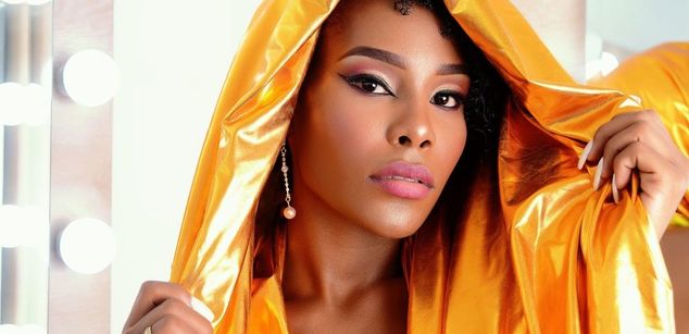 Model - Ashanty D.Brown ass