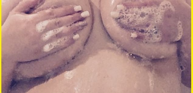 Model - Holly Jayde  bigboobs