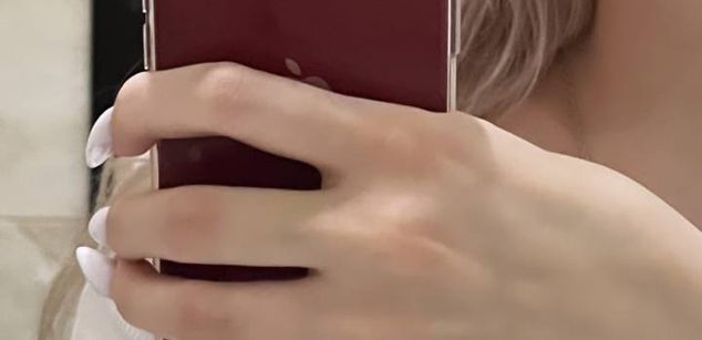 Model - laurainlove Blonde