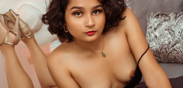 Model - NinaTovar joi