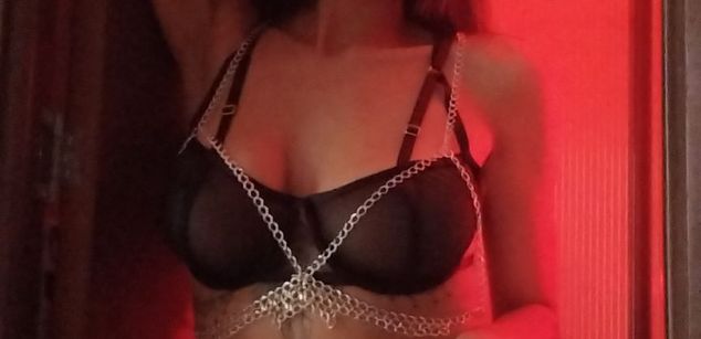 Model - Raquel Cruz naked