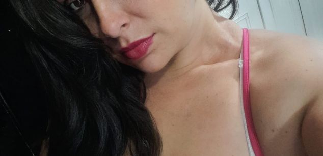 Model - Top_and_bottom42 bigboobs