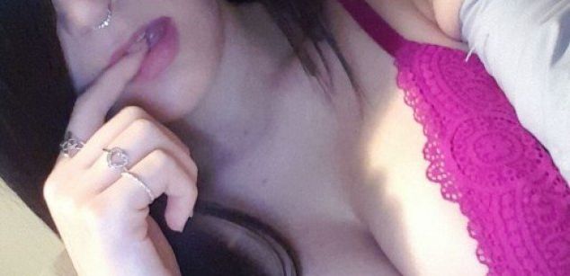 Model - JustViolet camgirl