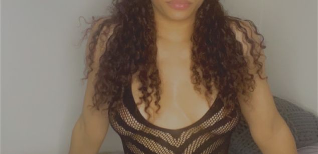 Model - Lilly Wolfee twerking