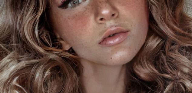 Model - HottiestEVER squirt