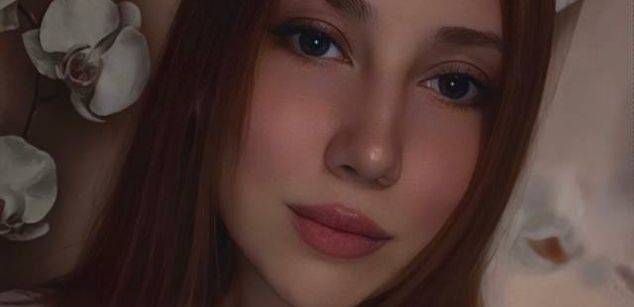 Model - Lily fingering