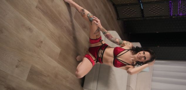 Model - Nikki Zee solo