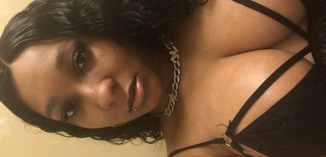 Model - JaydaCummins friends