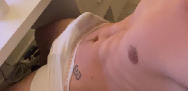 Model - CashMolda smoke