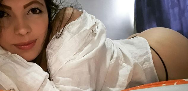 Model - Sweetkhloe young