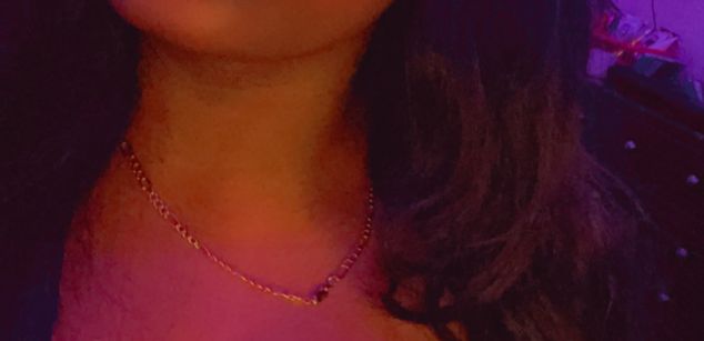 Model - Pretty Brown Sugar joi