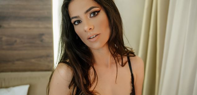 Model - Jocelynn findom