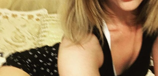 Model - Jenny Savage joi