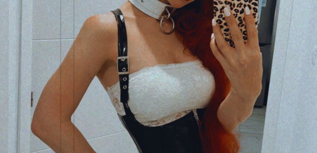 Model - YourWhiteTulip sensual