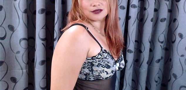 Model - Tamara Cruz latina