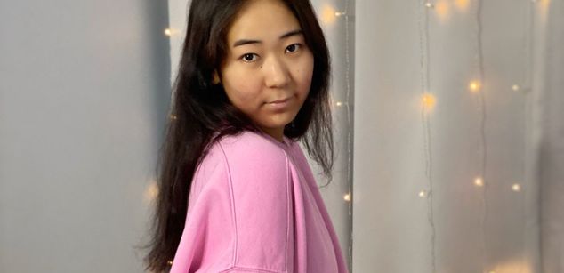 Model - Kiara Sunny smalltits