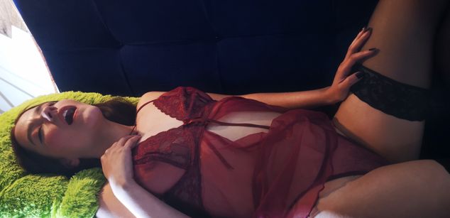 Model - rukkia findom