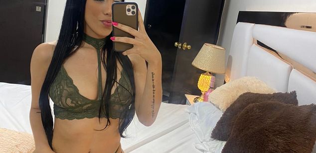 Model - KylieWhite joi