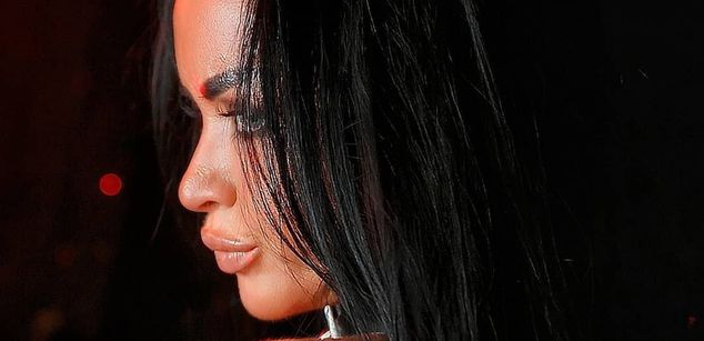 Model - Alicia bigass