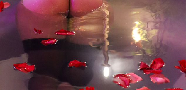 Model - ScarleetBooss cuckolding