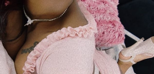 Model - Ashanty D.Brown ass