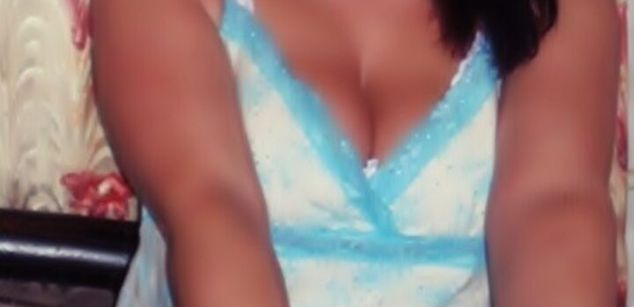 Model - Izititts Hot