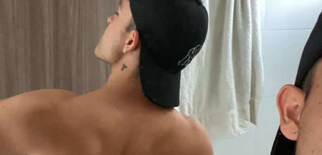 Model - Zeth bigcock