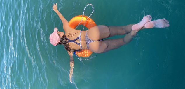 Model - 0009msbond beautiful